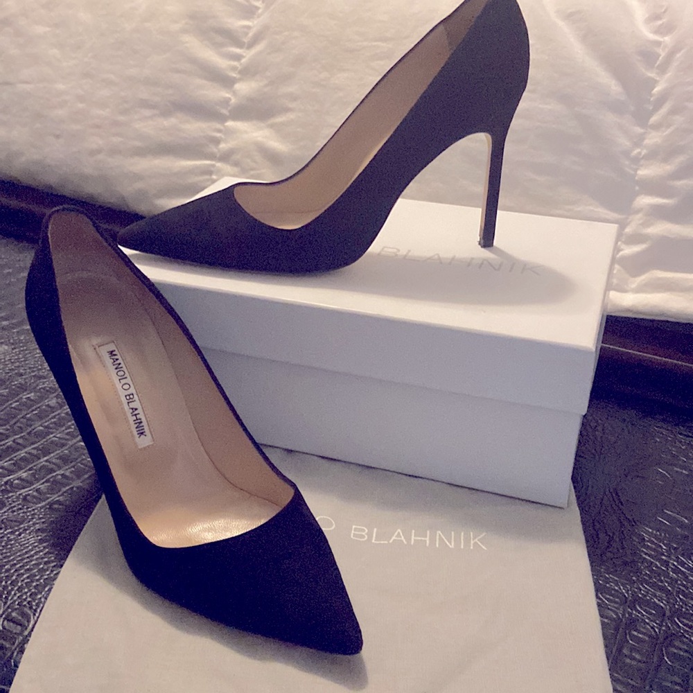 Manolo Blahnik “BB” Pointy 105 black suede pumps, size 39 with dust bag and box.